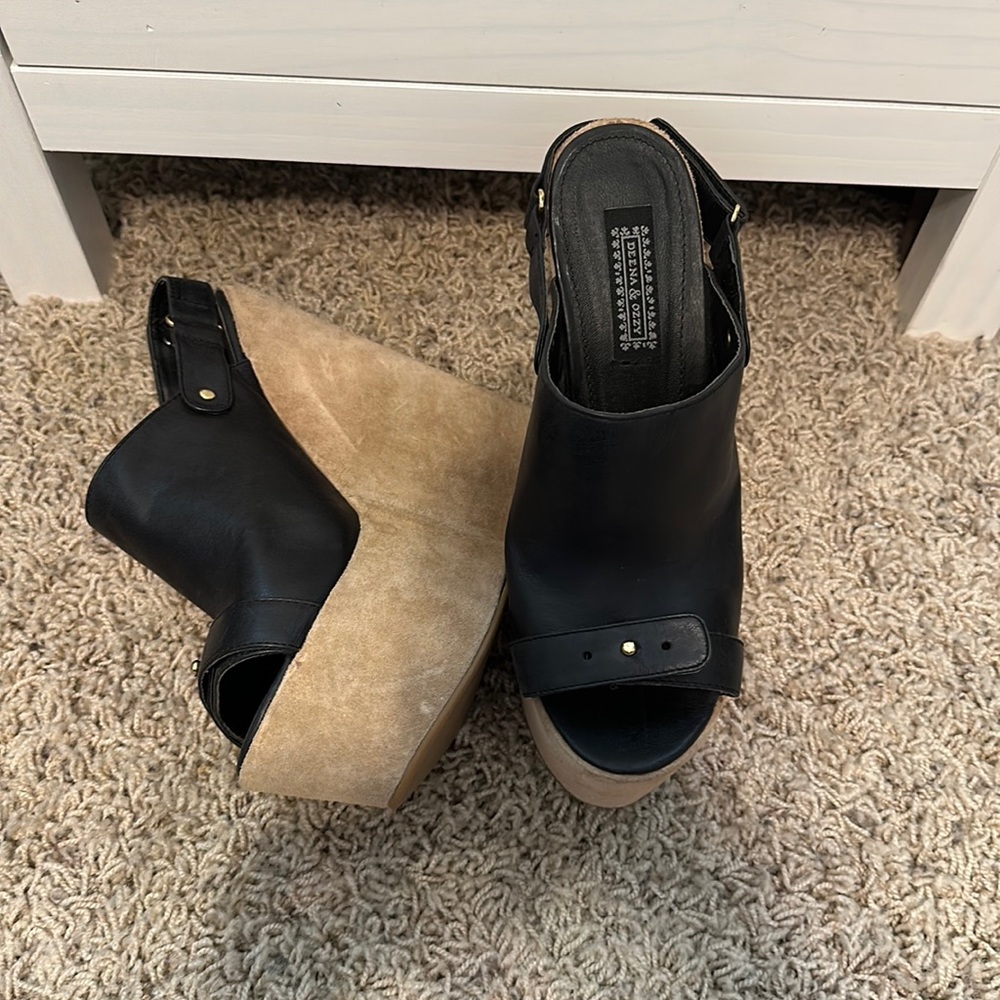 DEENA & OZZY WEDGE HEELS